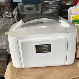 Stampin’ Up Embossing Machine for Crafters